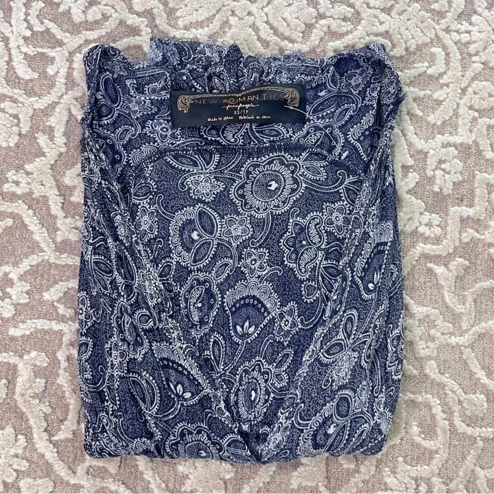 NWOT Free People New Romantics V-Neck Print Top